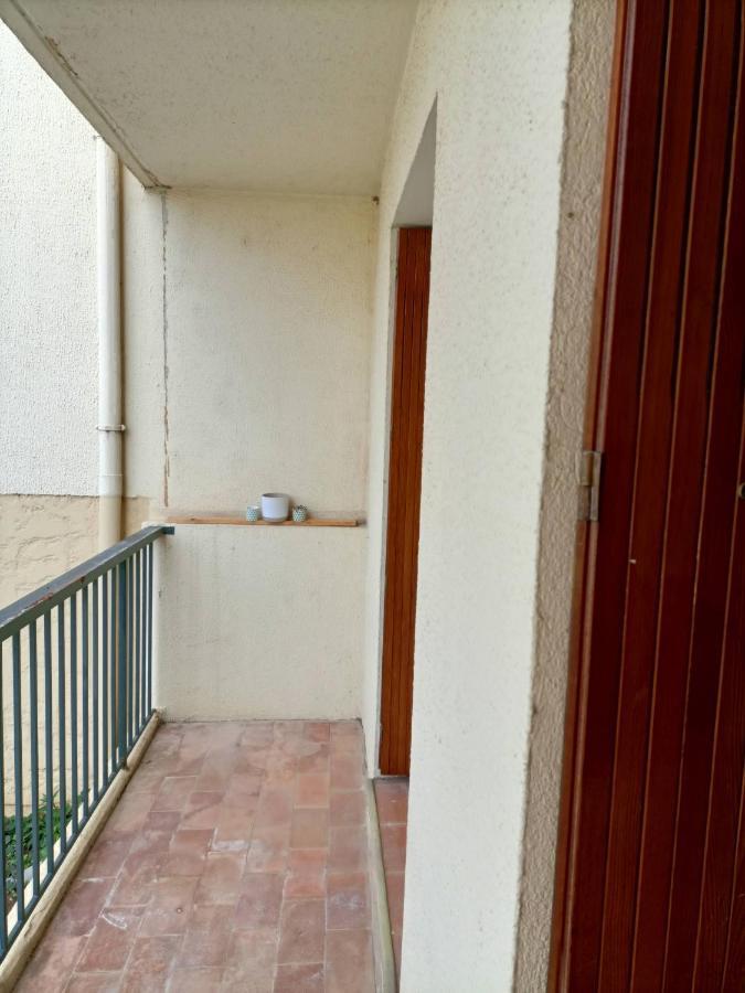 Appartement Proche Mer Avec Terrasse Et Jardin Privatif Hyeres Bagian luar foto